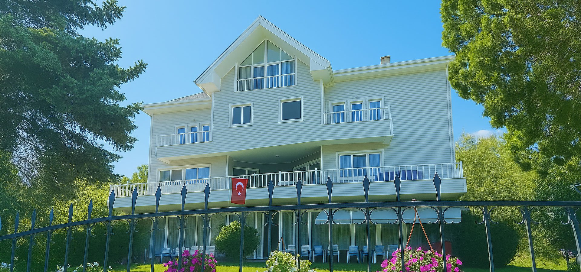 Huzurevinden Fazlası <b>Bir Yaşam Köşkü</b>